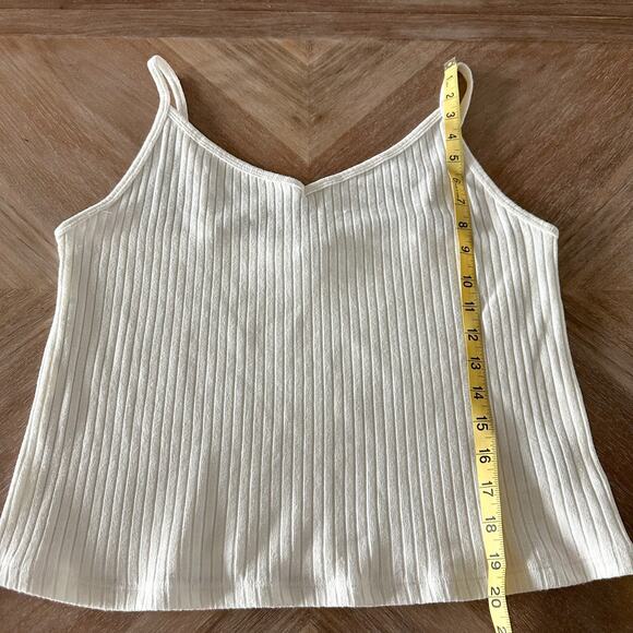 Old Navy Ribbed Crop Tank Top - Picture 3 of 6